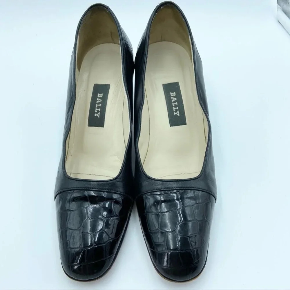 Vintage  Bally Mariner Croc Embossed Heel